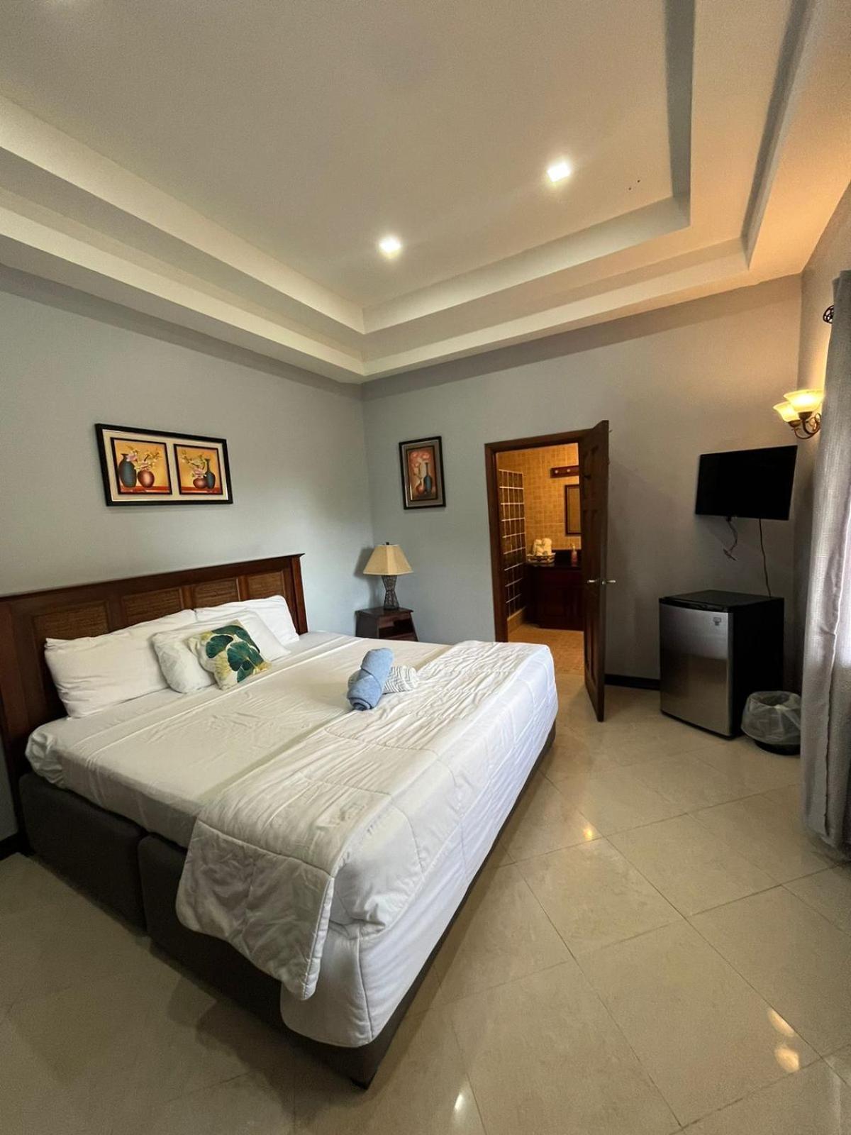 Seaside Chateau Resort Belize City Exterior foto