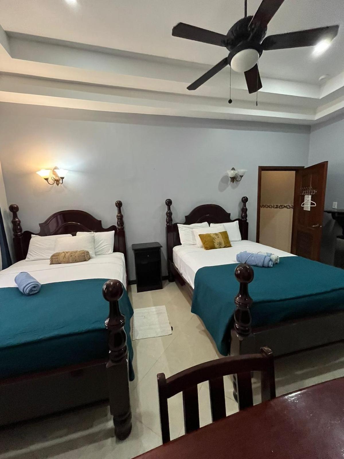 Seaside Chateau Resort Belize City Exterior foto