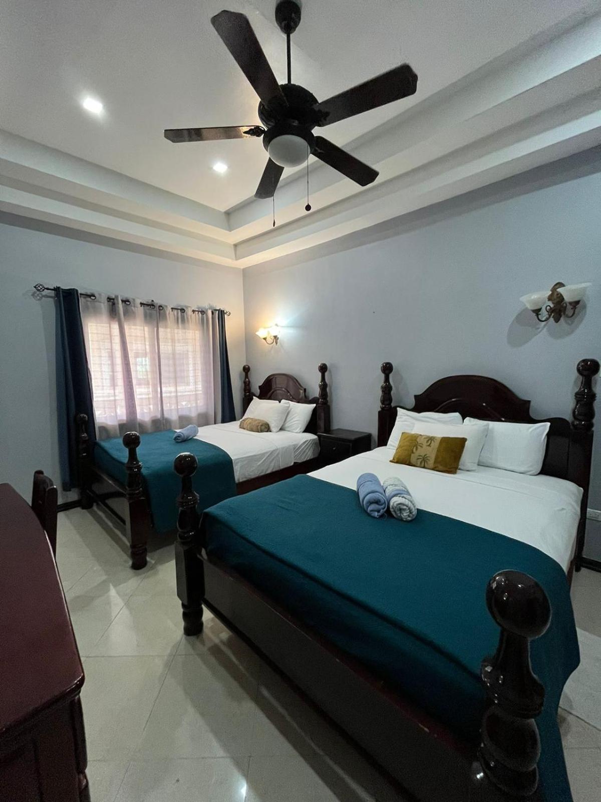 Seaside Chateau Resort Belize City Exterior foto