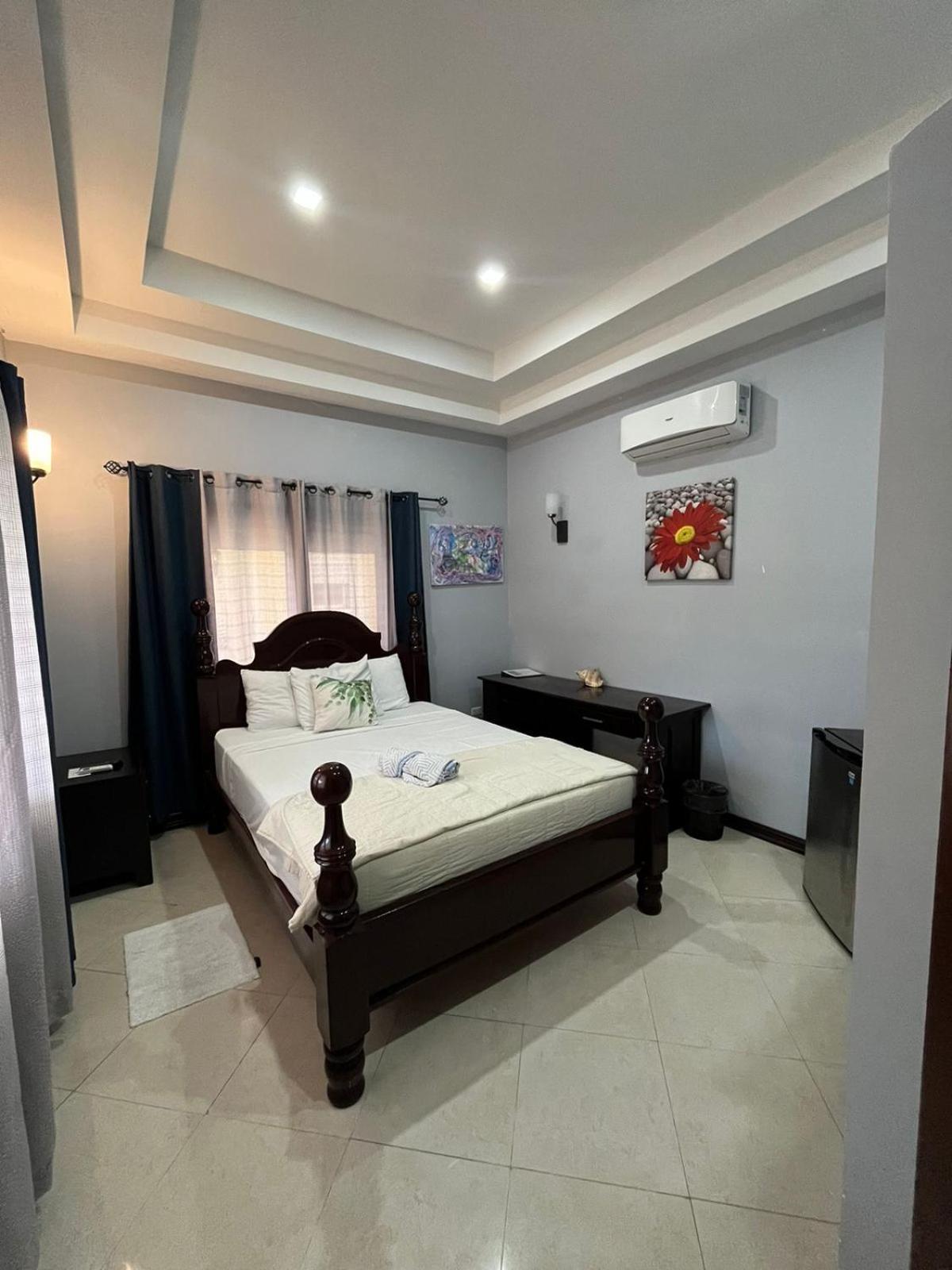 Seaside Chateau Resort Belize City Exterior foto